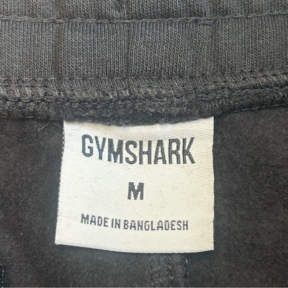 GYMSHARK. Crest 7 Inch Short. New with tags. Medium. - Picture 7 of 8
